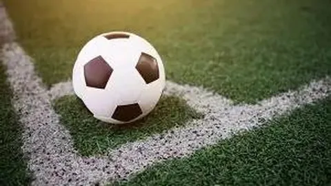 罗马诺独家爆料：阿贾克斯力邀富安健洋短期加盟，表现卓越或续约锁定未来！